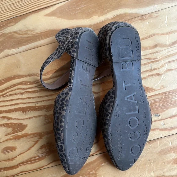 Chocolat Blu Gaia Pointy Toe Flats - Picture 3 of 3